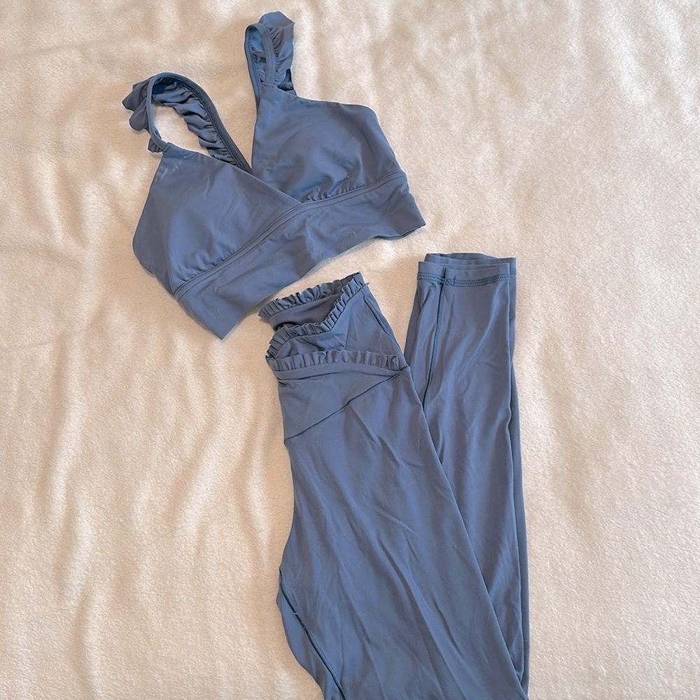 Offline by Aerie Real Me high waisted crossover ruffle legging. Blue size Small
